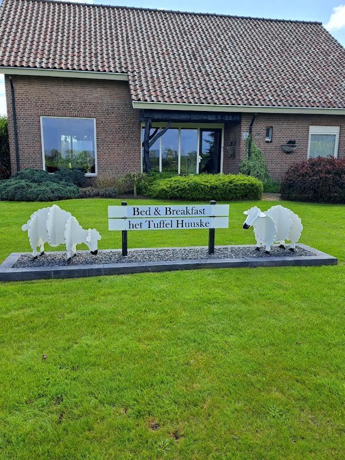 Het Tuffel Huuske Bed and Breakfast Haaksbergen Exteriör bild